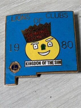 Vintage Lions Clubs Deming New Mexico 1980 Enamel State Souvenir Pin Badge